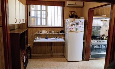 Casa en venta - 2 Dormitorios 1 Baño - La Plata