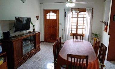Casa en venta - 2 Dormitorios 1 Baño - La Plata