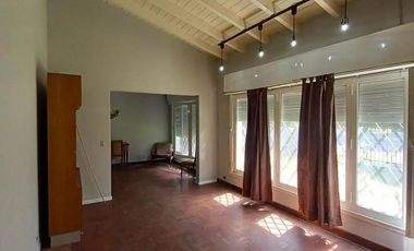 Casa en venta - 4 Dormitorios 1 Baño - Ministro Rivadavia
