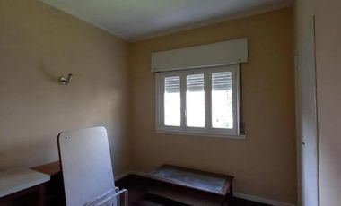 Casa en venta - 4 Dormitorios 1 Baño - Ministro Rivadavia