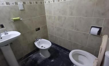 Casa en venta - 4 Dormitorios 1 Baño - Ministro Rivadavia