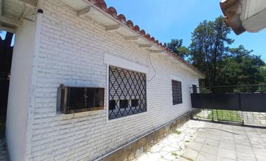 Casa en venta - 4 Dormitorios 1 Baño - Ministro Rivadavia