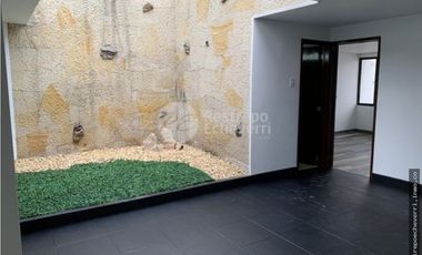 Casa Comercial en Arriendo, Cedritos, Bogotá