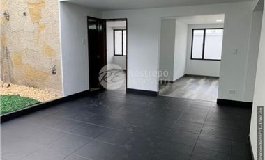 Casa Comercial en Arriendo, Cedritos, Bogotá