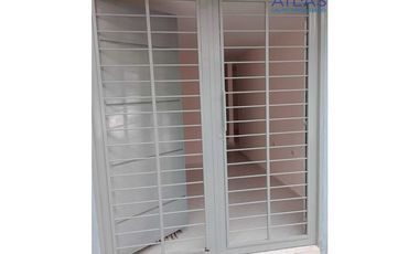 ARRIENDO DE CASA CON LOCAL DE DOS PISOS EN PUERTO MADERO GIRON COD:430