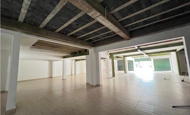 ESPECTACULAR LOCAL COMERCIAL 2