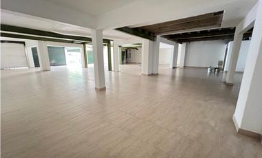 ESPECTACULAR LOCAL COMERCIAL 2