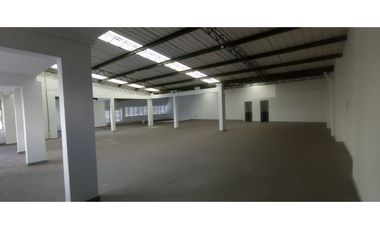 ESPECTACULAR LOCAL COMERCIAL 2