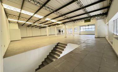 ESPECTACULAR LOCAL COMERCIAL 2