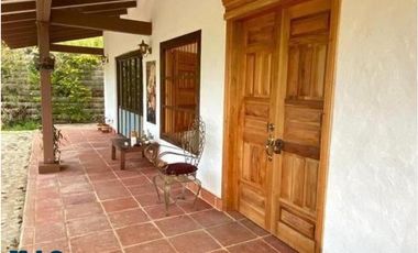 Hermosa Casa Campestre Estilo Colonial