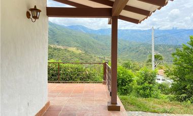 Hermosa Casa Campestre Estilo Colonial