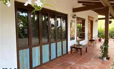 Hermosa Casa Campestre Estilo Colonial