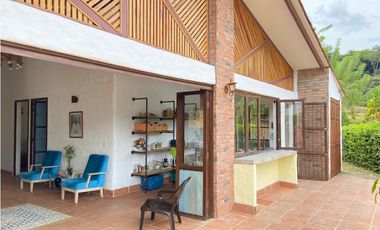 Hermosa Casa Campestre Estilo Colonial