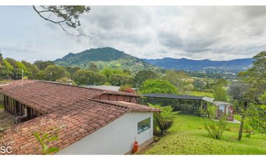 La Ceja 10.000m2, independiente, 2 Casas, via San Nicolas, 30m Aerop