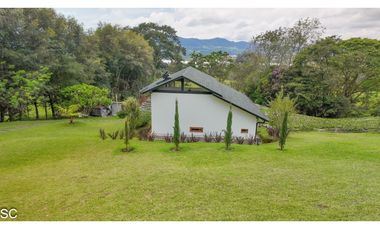 La Ceja 10.000m2, independiente, 2 Casas, via San Nicolas, 30m Aerop