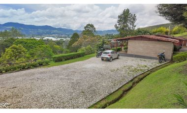 La Ceja 10.000m2, independiente, 2 Casas, via San Nicolas, 30m Aerop