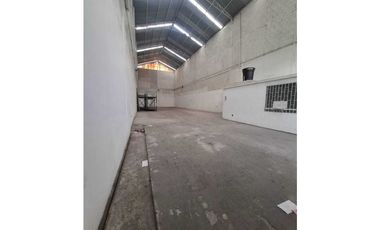 BODEGA EN ARRIENDO  – LAS FERIAS –