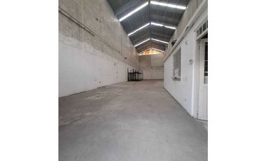 BODEGA EN ARRIENDO  – LAS FERIAS –