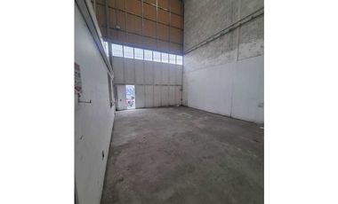 BODEGA EN ARRIENDO  – LAS FERIAS –