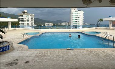 EN VENTA APARTAMENTO REMODELADO Y AMOBLADO EN POZOS COLORADOS