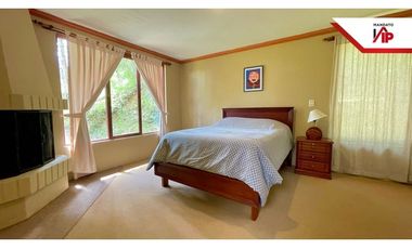 RENTA DE VILLA AMOBLADA UN PISO URBANIZACION SEGURA SAN JOAQUIN CUENCA