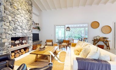 Casa en Venta en Costa Esmeralda, cerca del mar