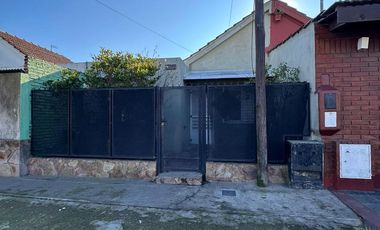 PH en venta - 4 Dormitorios 1 Baño - La Plata