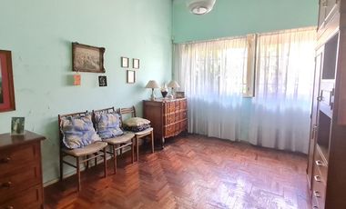 ¡Oportunidad Imperdible! Casa a reciclar sobre lote de 8,66 x 34,64 m2 - En Venta