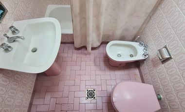 ¡Oportunidad Imperdible! Casa a reciclar sobre lote de 8,66 x 34,64 m2 - En Venta