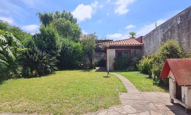 ¡Oportunidad Imperdible! Casa a reciclar sobre lote de 8,66 x 34,64 m2 - En Venta