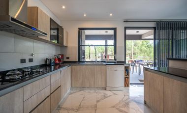 Casa en venta - 6 Dormitorios 5 Baños - Pinamar