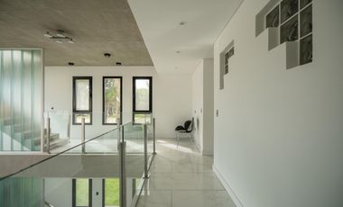 Casa en venta - 6 Dormitorios 5 Baños - Pinamar