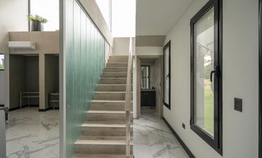 Casa en venta - 6 Dormitorios 5 Baños - Pinamar