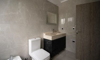 Casa en venta - 6 Dormitorios 5 Baños - Pinamar