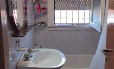 Chalet 4 ambientes en planta alta en barrio El Martillo