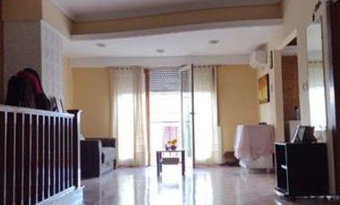 Chalet 4 ambientes en planta alta en barrio El Martillo