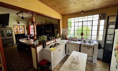 Casa de corte antiguo en excelente estado - Venta Directa - Apto Crédito!!