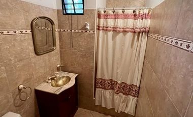 Casa de corte antiguo en excelente estado - Venta Directa - Apto Crédito!!