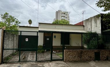 Casa de corte antiguo en excelente estado - Venta Directa - Apto Crédito!!