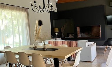 Espectacular casa en Bo Residencial I - Costa Esmeralda