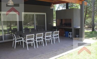 Espectacular casa en Bo Residencial I - Costa Esmeralda