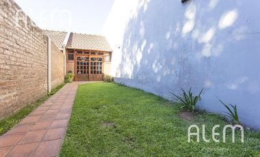 Casa tipo dúplex en venta en Banfield Oeste