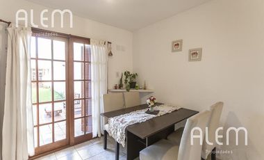 Casa tipo dúplex en venta en Banfield Oeste