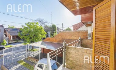 Casa tipo dúplex en venta en Banfield Oeste