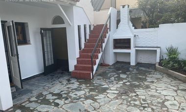 Casa en Venta - La Lucila 4 Ambientes