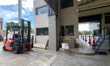 Depósito con showroom sobre Panamericana km 27 El Talar