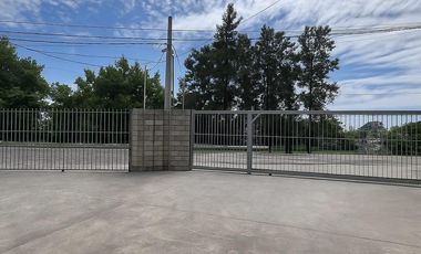Depósito con showroom sobre Panamericana km 27 El Talar