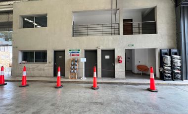 Depósito con showroom sobre Panamericana km 27 El Talar
