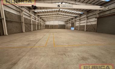Depósito con showroom sobre Panamericana km 27 El Talar