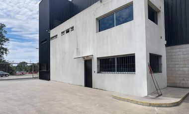 Depósito con showroom sobre Panamericana km 27 El Talar